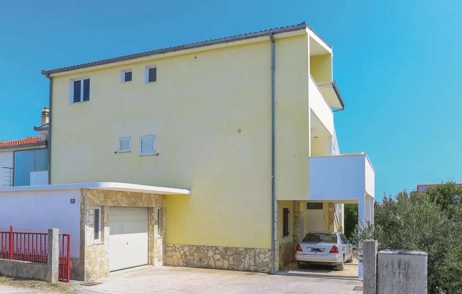 Awesome Home in Kastel Novi With Wifi and 6 Bedrooms