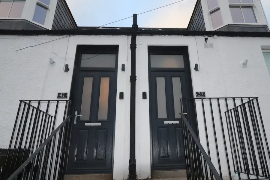 Dollar Apartments at 41