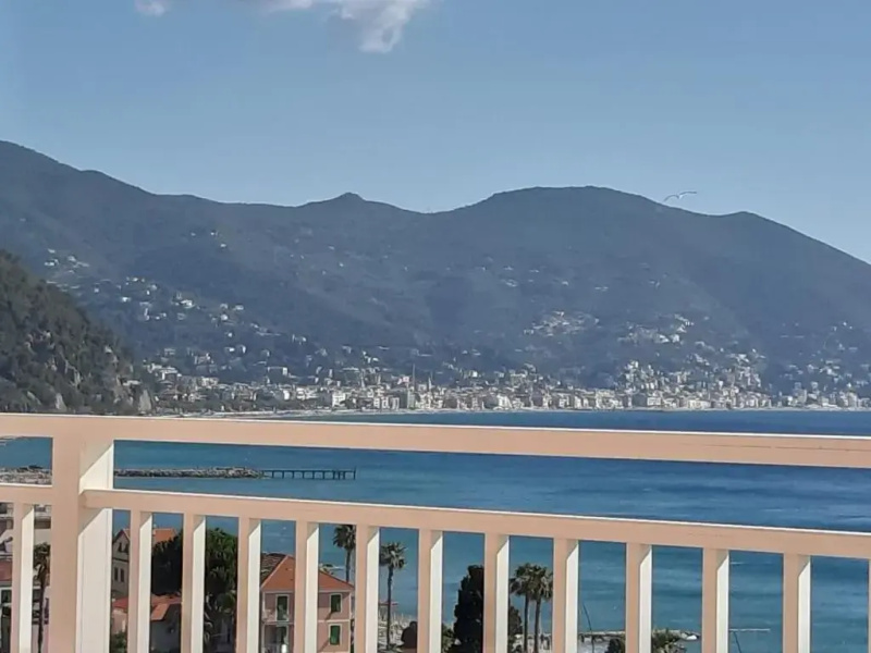 Vista Mozzafiato A 3 Minuti A Piedi Dal Mare