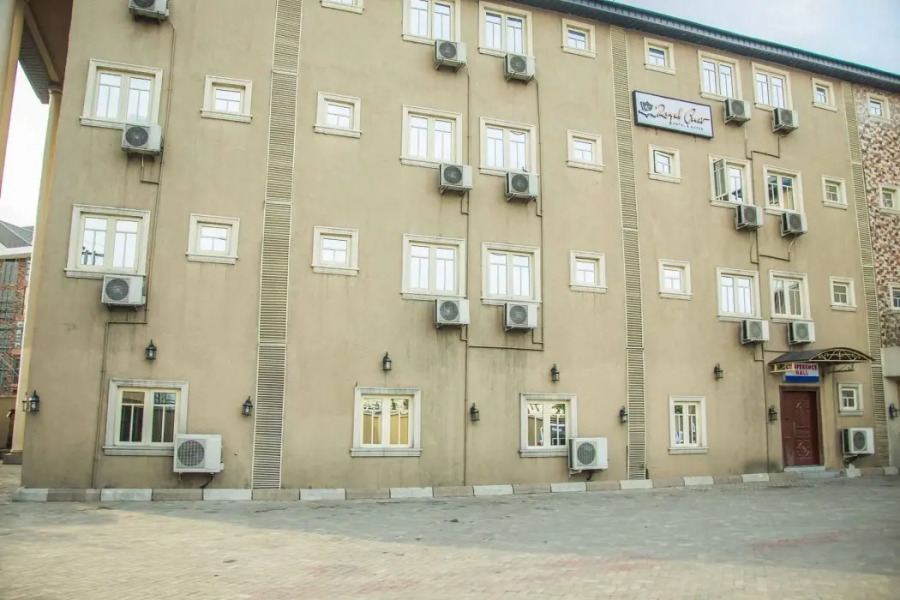 Royal Crest Hotel & Suites