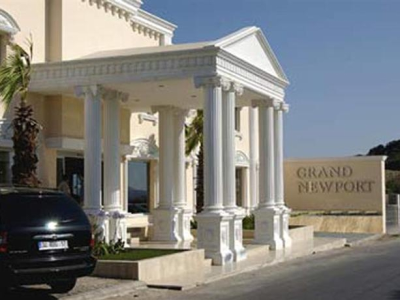 Grand Newport Hotel