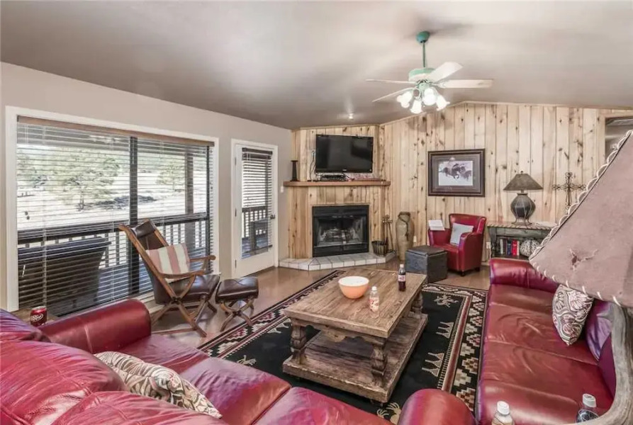 Bogie - Five Bedroom Cabin with Hot Tub