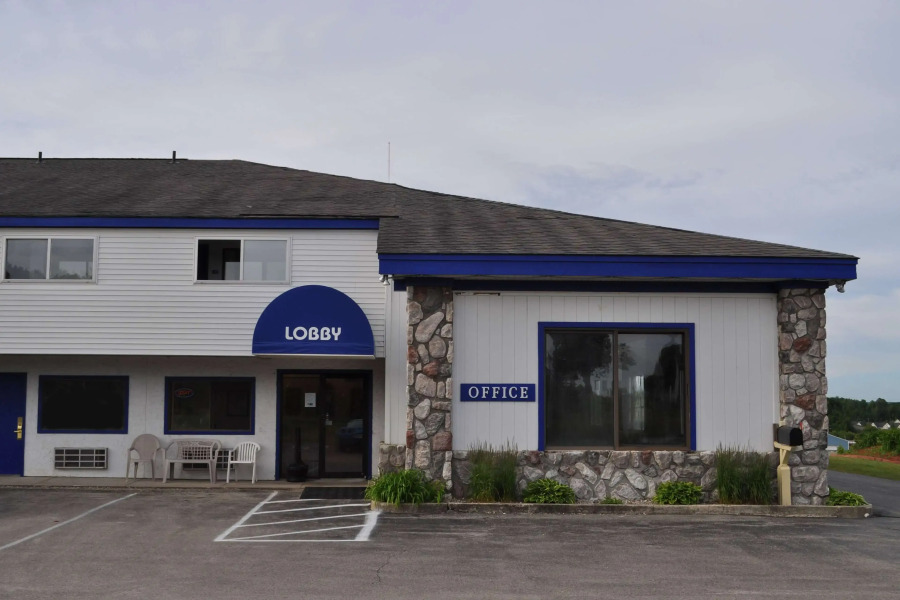 Super 8 by Wyndham Petoskey