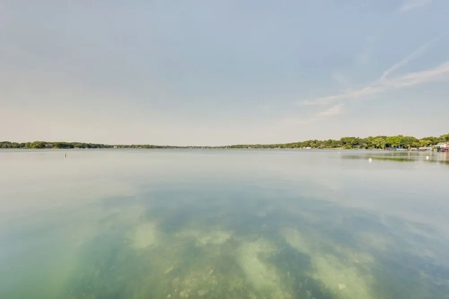 Powers Lake Home w/ Patio - 9 Mi to Lake Geneva!