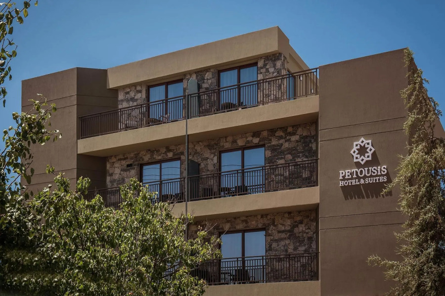 Petousis Hotel & Suites
