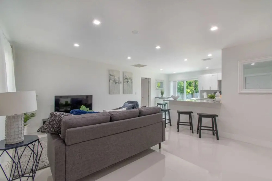 Dania Beach Beauty 3BR with Hot Tub