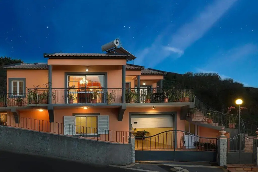 Paradise House Calheta