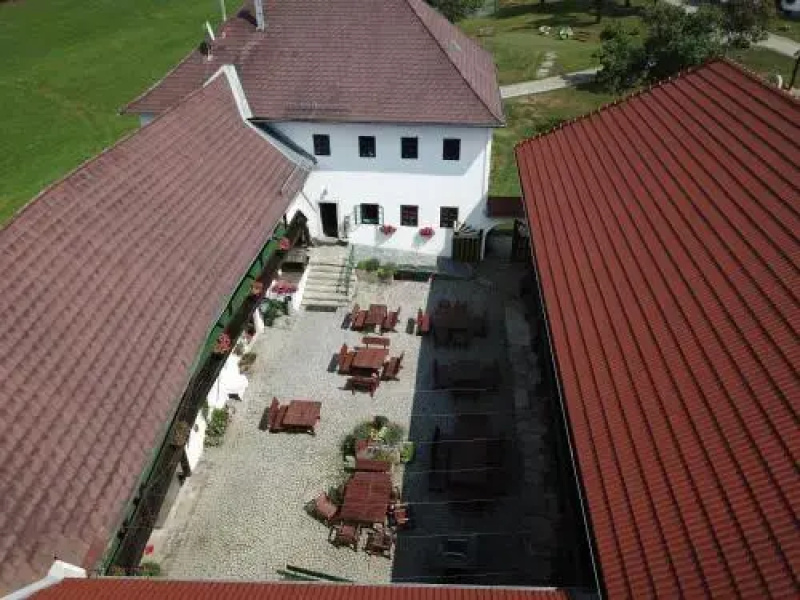 Kleebauer Biohof And Hotel