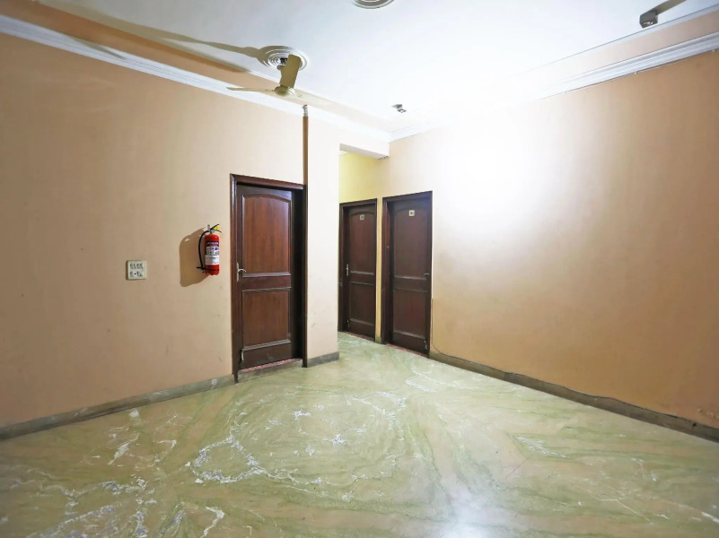 OYO 69868 Hotel Longtrai