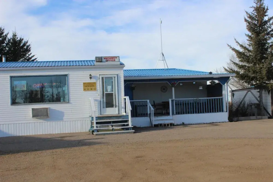 Raval Paradise Motel & RV Park