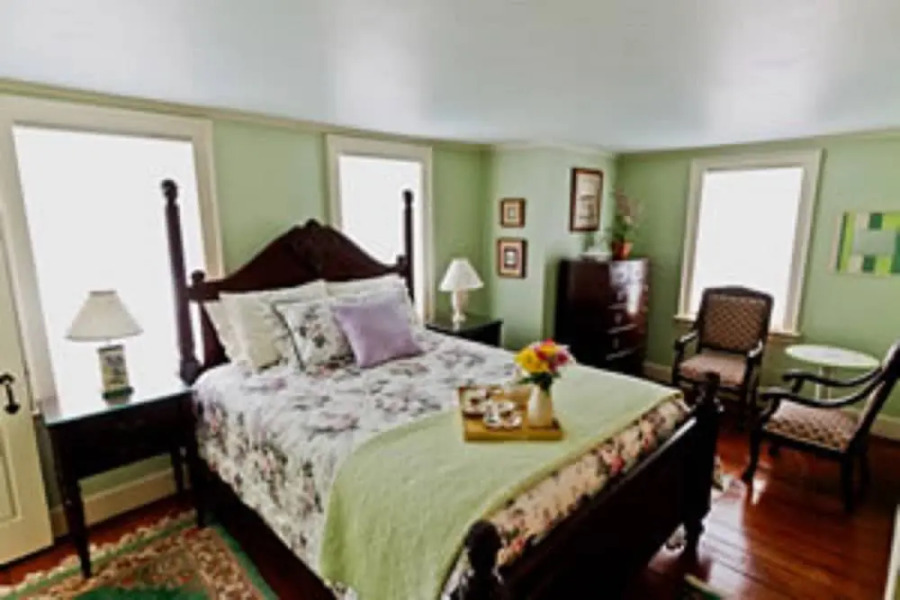 1750 Inn at Sandwich Center