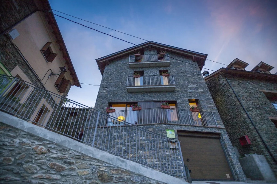 Abadia De Montenartro Hostel