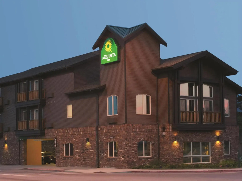 Sandpoint Hotel & Suites Downtown