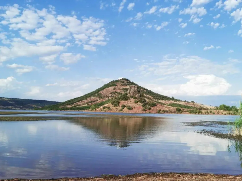 Villa au lac du Salagou