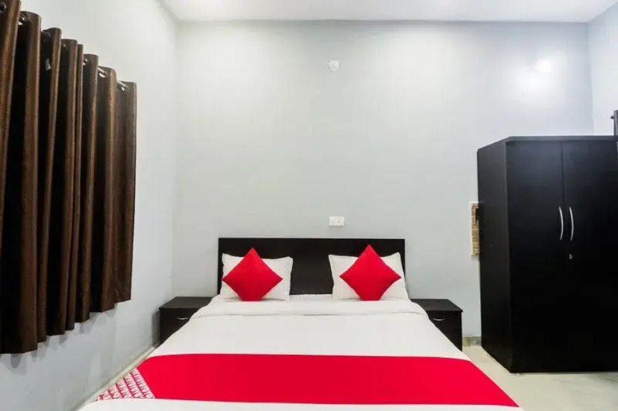 OYO 48801 Hotel Golden Leaf