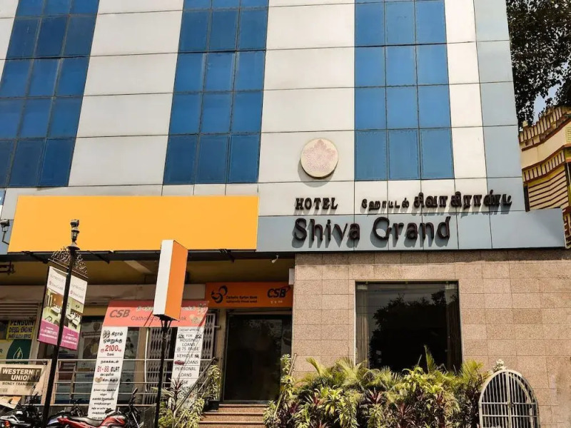 Oyo 11563 Shiva Grand Inn