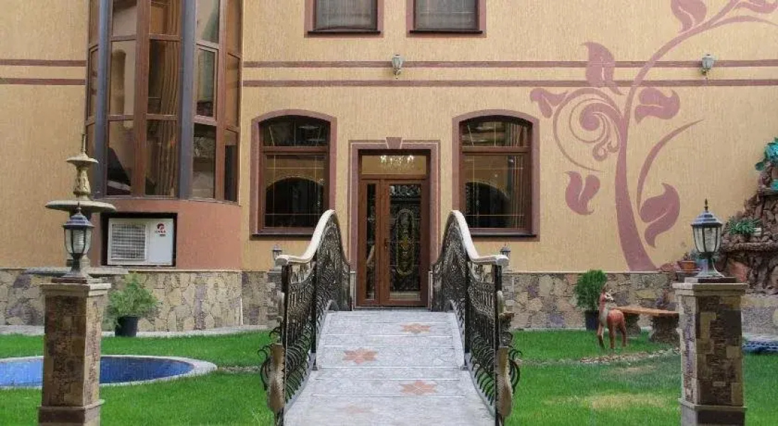 Hotel Shokhkand