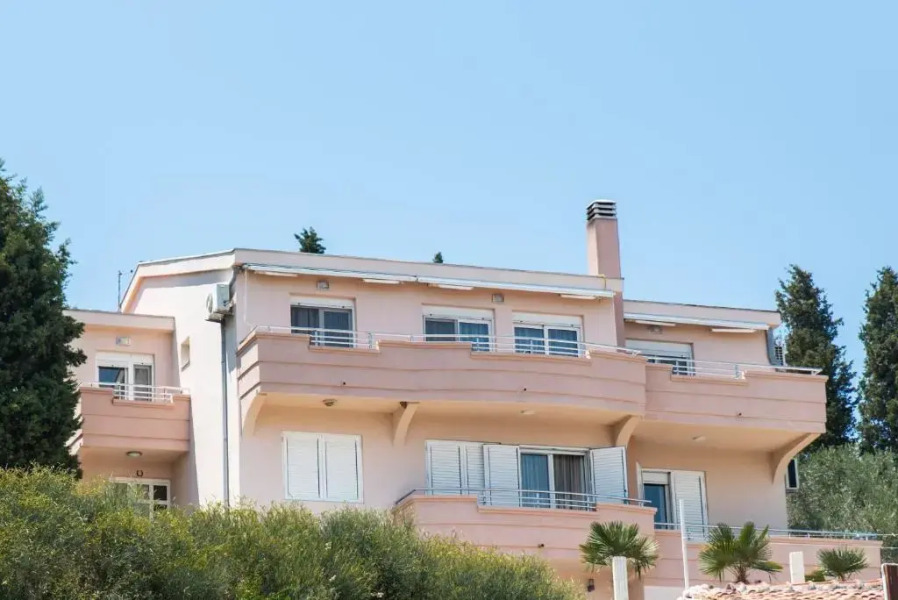 Apartments Villa Egzon