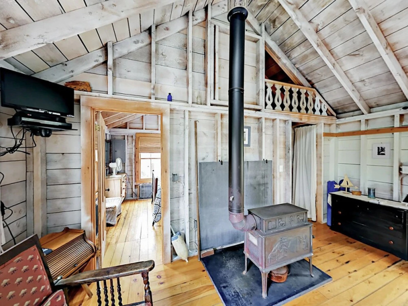 South Bristol Cottage by RedAwning