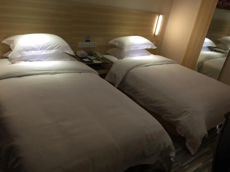 City Comfort Inn Huaihua Railwaya Square