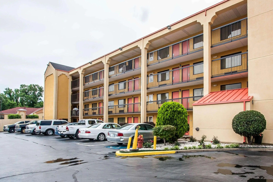 Econo Lodge Inn & Suites Memphis East