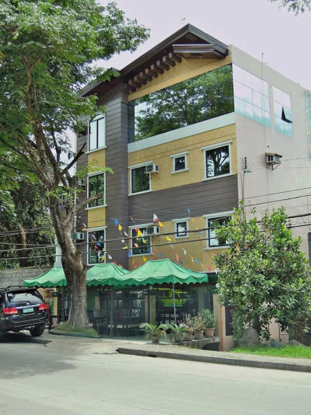 D'Narra Hotel and Restobar