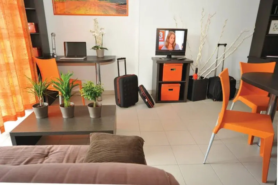 Park & Suites Confort Saint Priest en Jarez