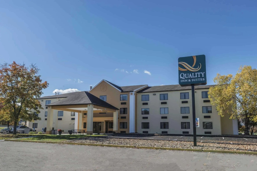 Quality Inn & Suites Pittsburgh Harmarville