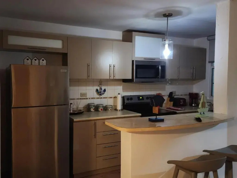 Fall in Love to Endless Summer. Charm and Private