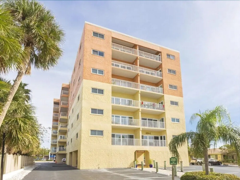 San Remo Beach Front Condo Star5Vaca