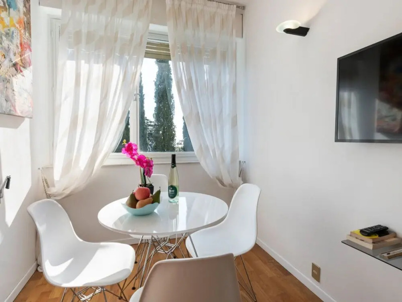 Pleasant Holiday Home in Gardone Riviera With Swimming Pool