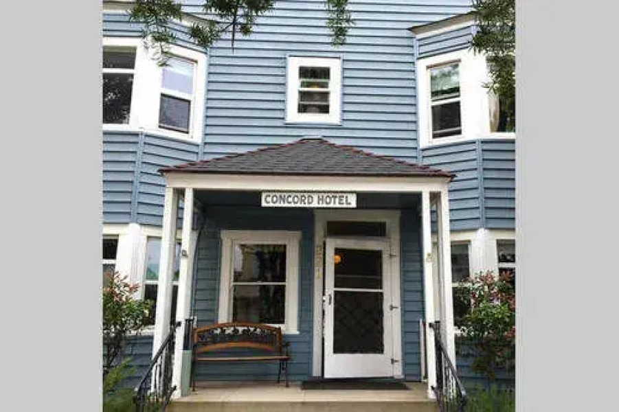 Hotel 2TwentyOne - Hostel