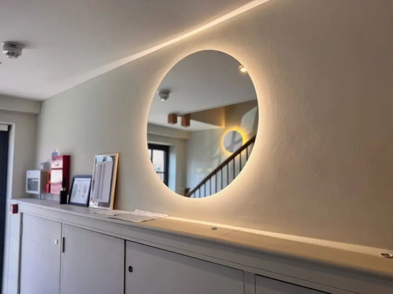 Thames Ditton Apt - Sleeps 6 - Garden & Bbq