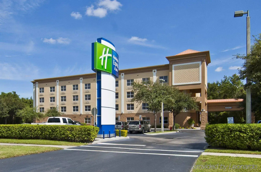 Holiday Inn Express Suites Plant City by IHG