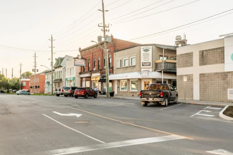 Luxury Rideau Apartments 2bdp6nobalcony1queen2twin