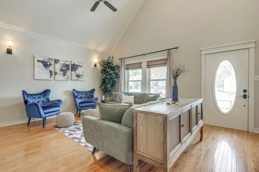 Brenham Rental w/ Deck & Yard < 1 Mi to Downtown!