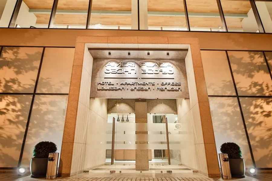 Амери Плаза