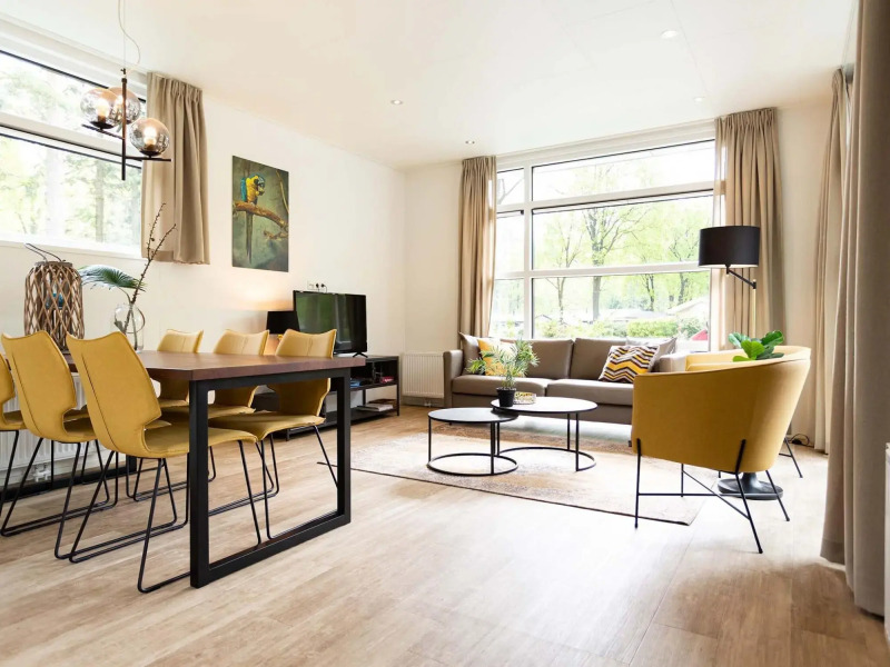 Luxurious chalet with sauna and spa, in a holiday park located near the Veluwe