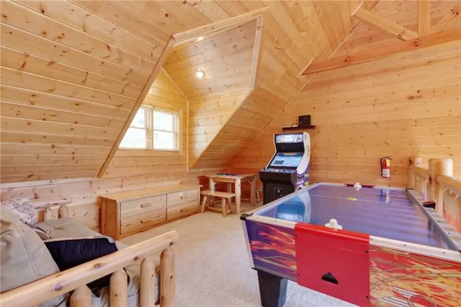 Changes in Latitude 4 Bedroom Home with Hot Tub