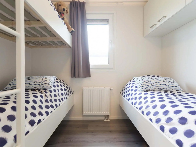 Detached, bright chalet with dishwasher, 8 km. from Hoorn