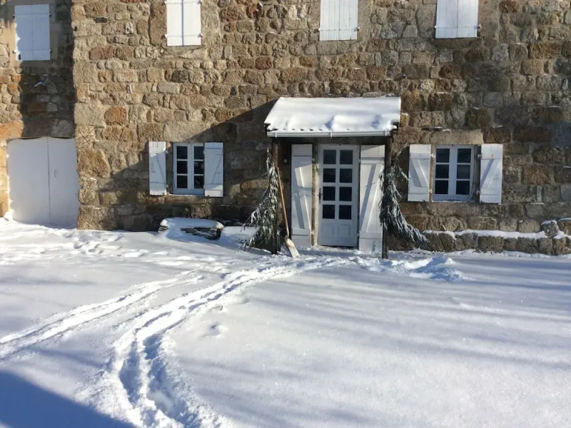 Charming Farmhouse in Cros-de-géorand With Swimming Pool