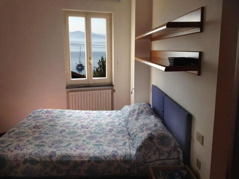 Large Apartment (3 bedrooms - 2 bathrooms), 50 meters from the beach