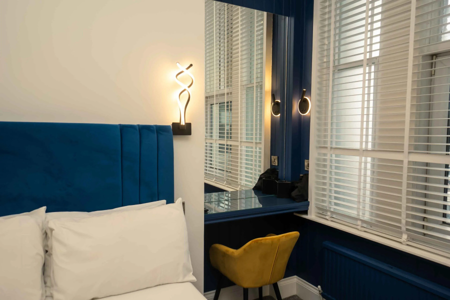 Delmont Hotel
