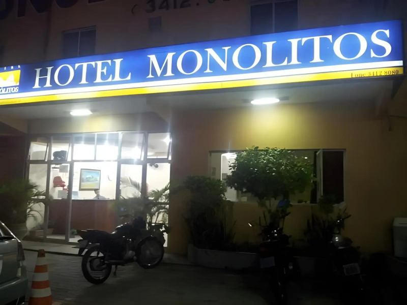 Hotel Monólitos