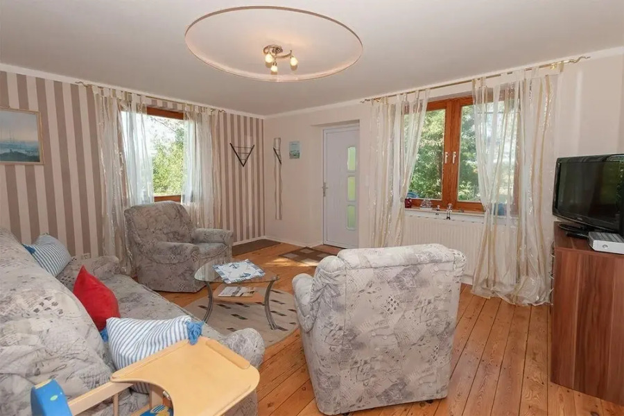 Geschmackvoll Ausgestattete Ferienwohnung für 3 Personen + 1 Aufbettung