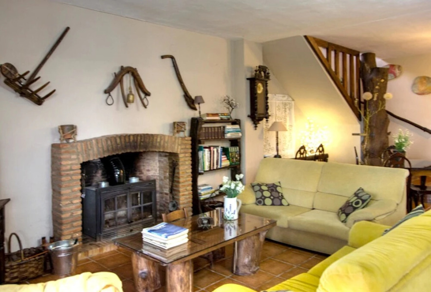 Villa With 8 Bedrooms in Mirandilla, With Wonderful Mountain View, Pri