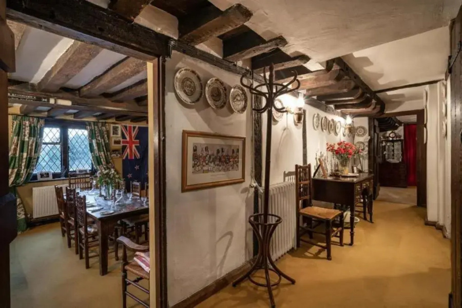 Inglenook Cottage in Henley-on-thames