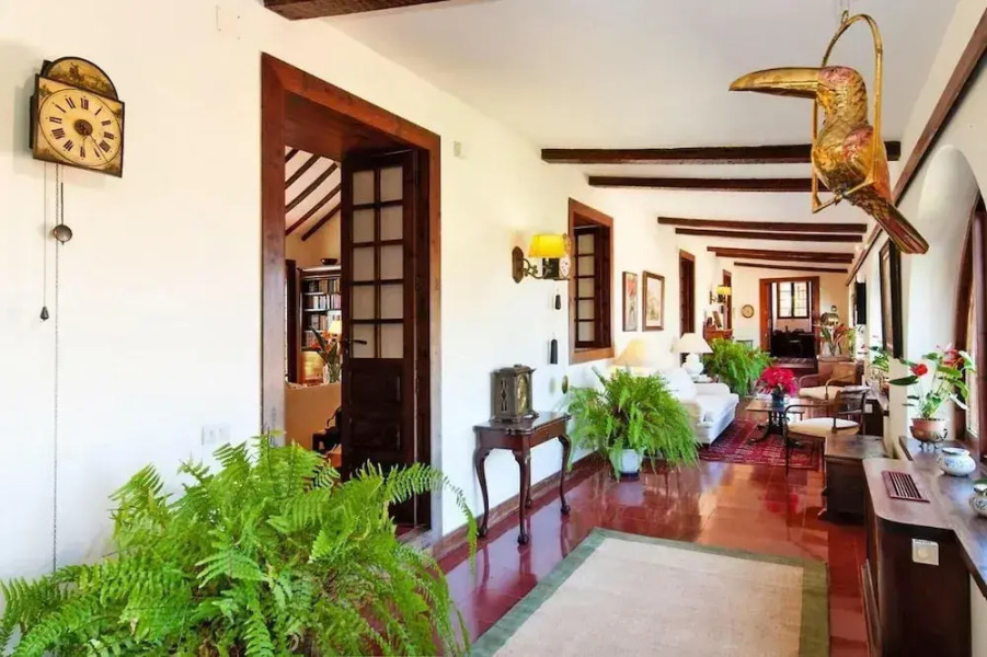 Luxurious Villa Oasis in Santa Brigida