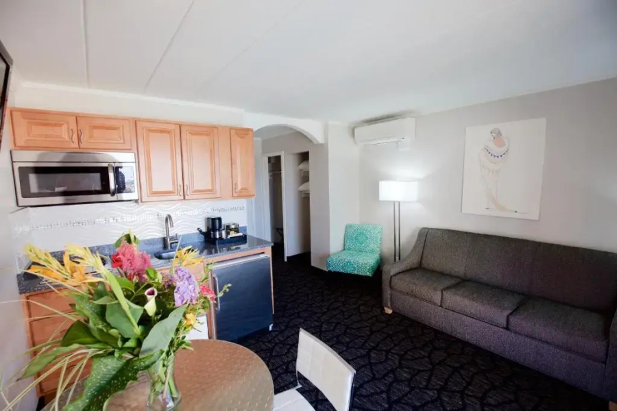 Periwinkle Inn