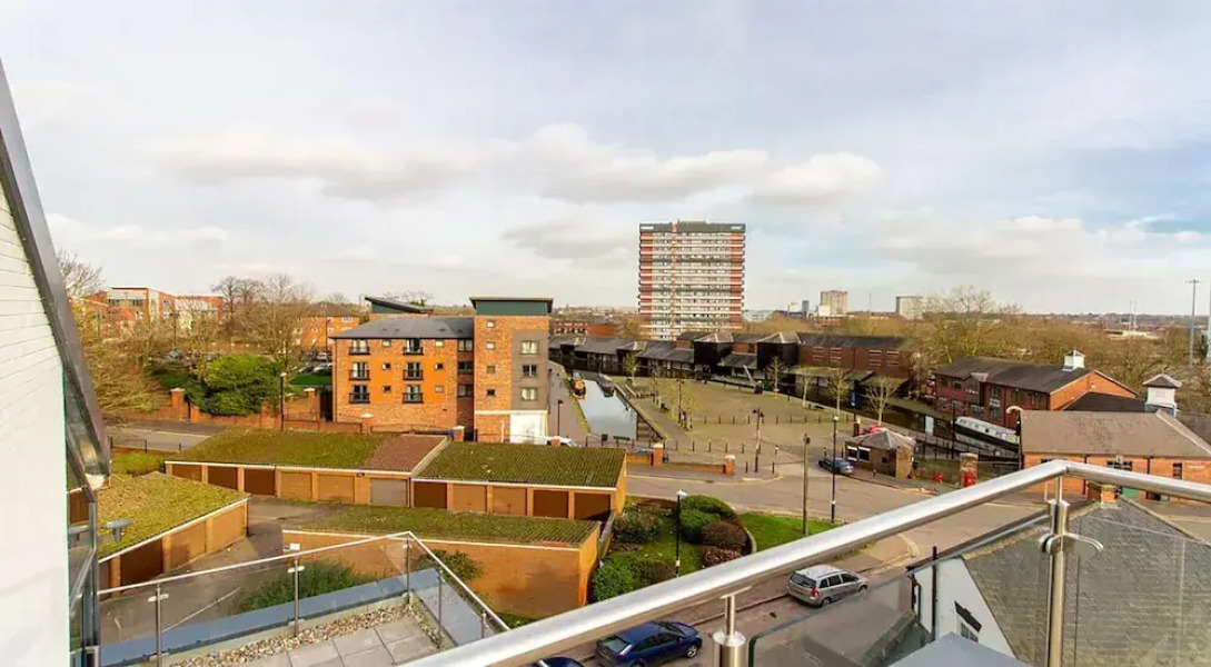 The Residence Coventry by Paymán Club